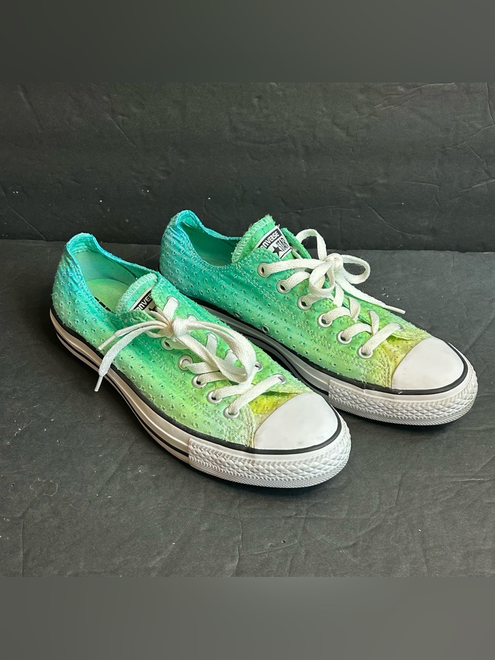 Converse Chuck Taylor All Star Ombre Green Crochet Mesh Low Top Women’s Size 9.5